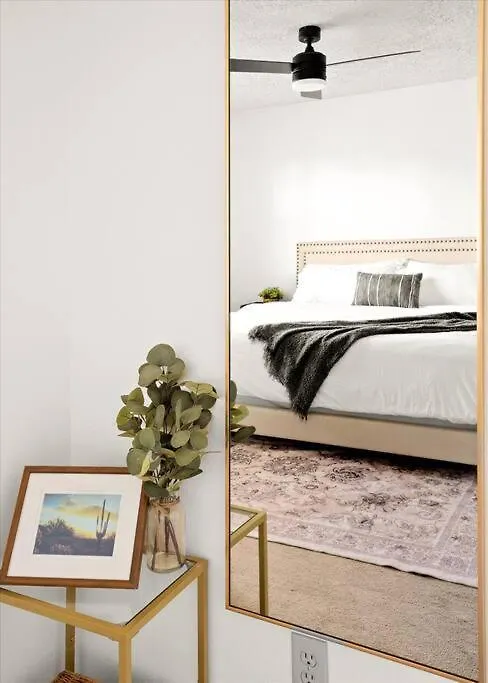 Phoenix Getaway, Poolside Oasis, & Tesla Charger Appartement