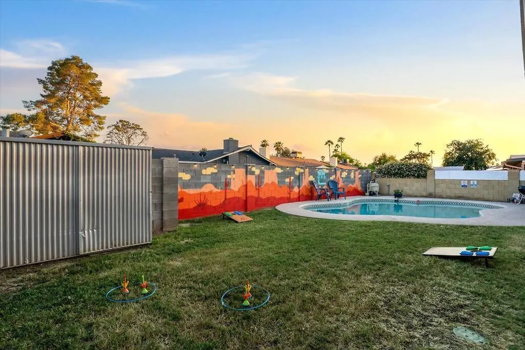 Phoenix Getaway, Poolside Oasis, & Tesla Charger 0*,  États-Unis